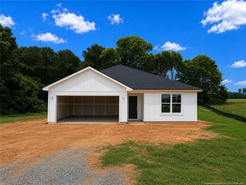 11 Baxley Dr, Dunn, NC 28334