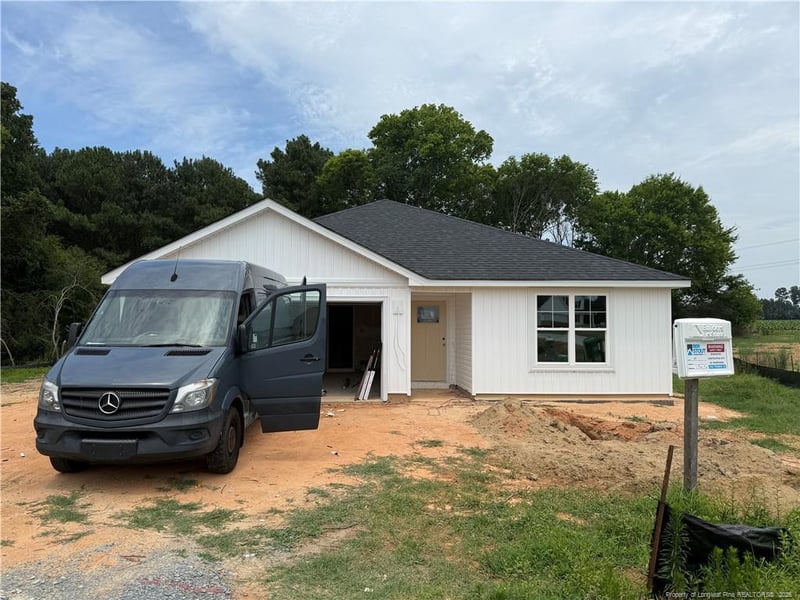 11 Baxley Dr, Dunn, NC 28334