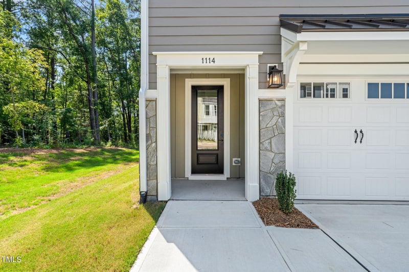 11 Blackthorn Ln, Durham, NC 27703
