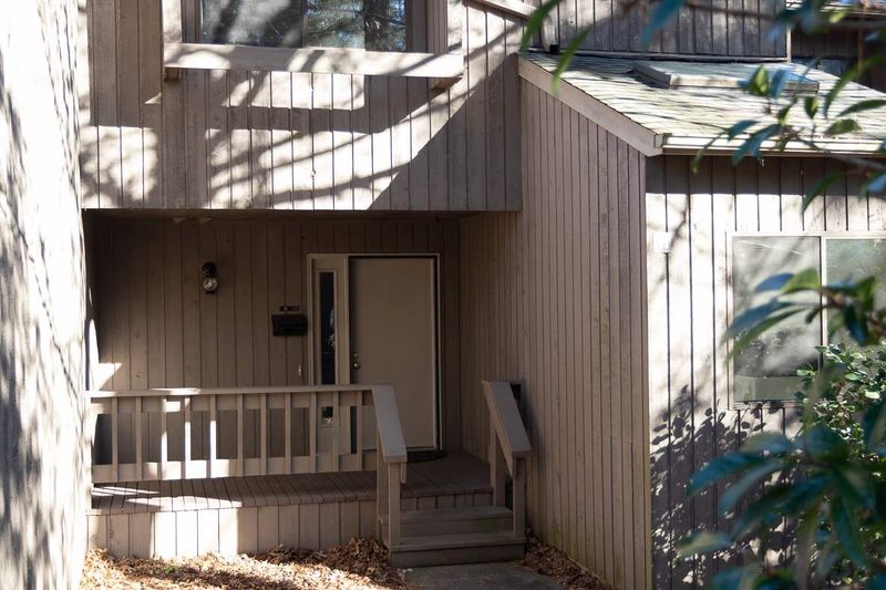 11 Bluff Trl, Chapel Hill, NC 27516