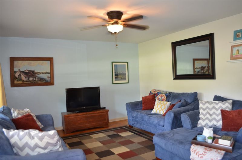 11 Burbank Cir, Durham, NC 27713