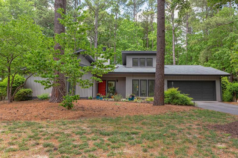 11 Burnwood Pl, Chapel Hill, NC 27517