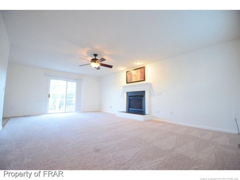 11 Camden Ct W, Sanford, NC 27332