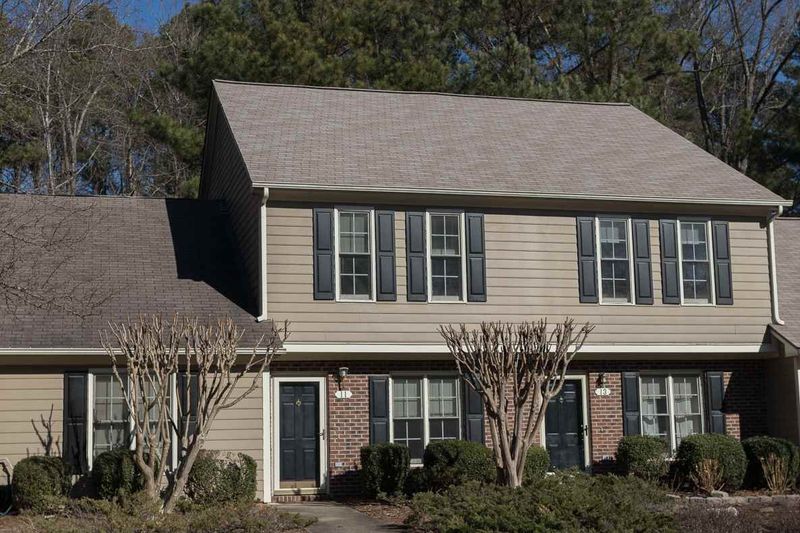 11 Crystal Oaks Ct, Durham, NC 27707