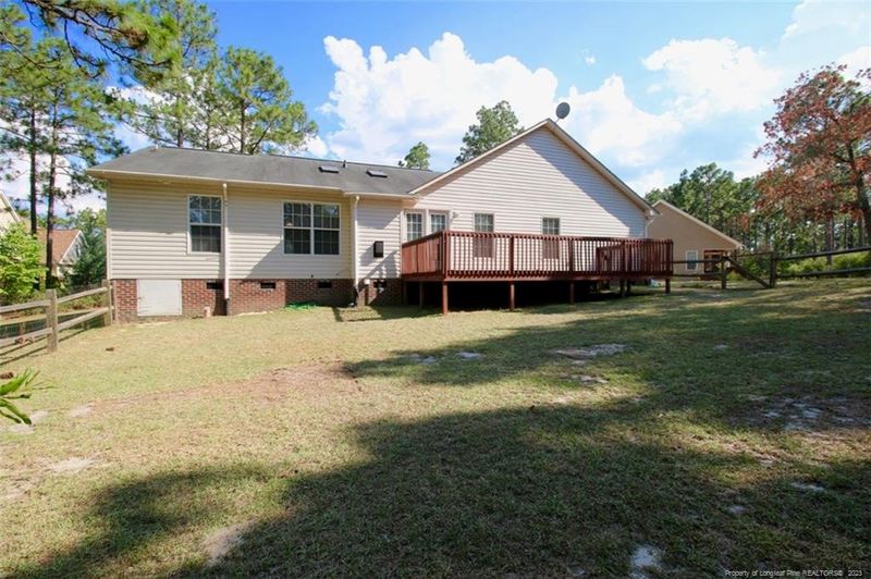 11 Dunes Cir, Sanford, NC 27332