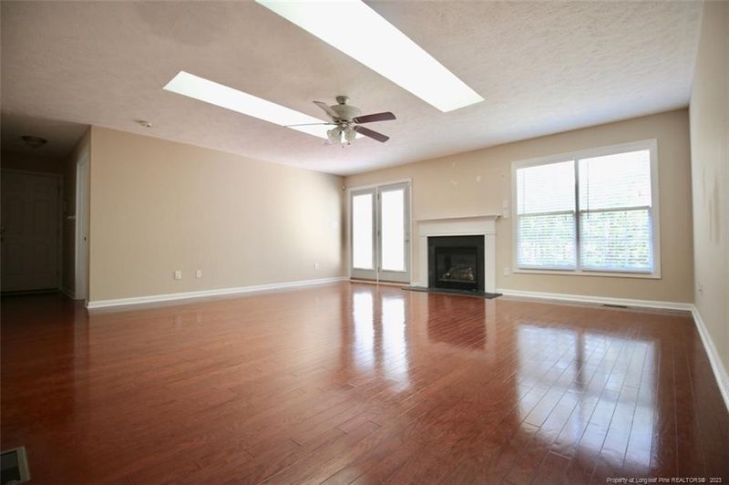 11 Dunes Cir, Sanford, NC 27332