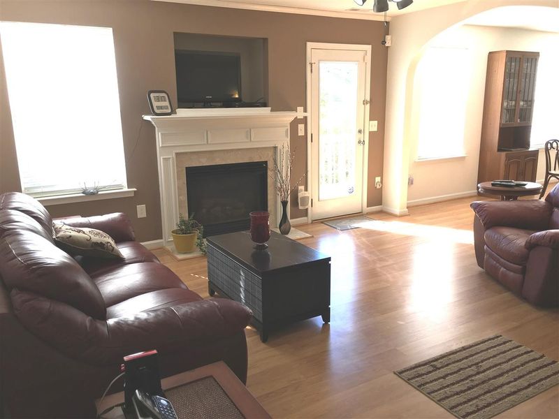 11 Grosbeak Ln, Durham, NC 27713