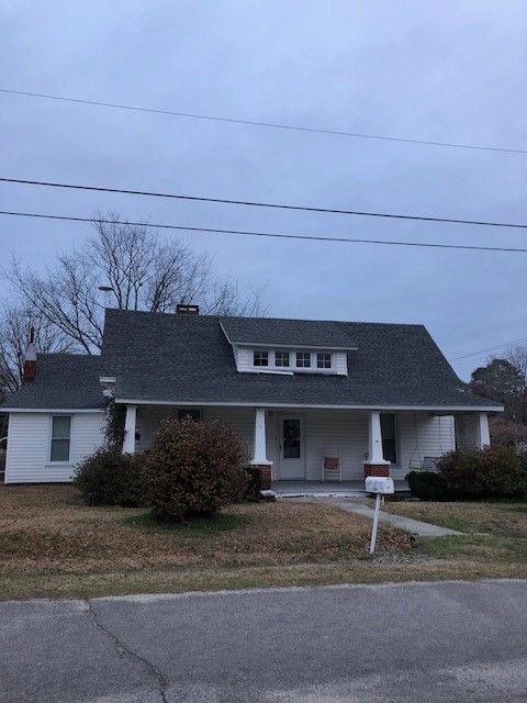 11 E Killiegrey St, Lillington, NC 27546