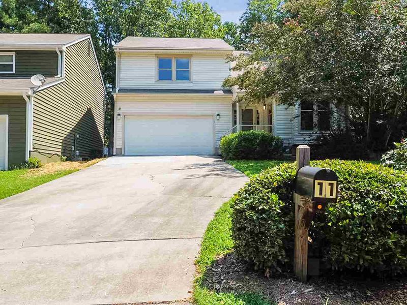 11 Lark Cir, Chapel Hill, NC 27517