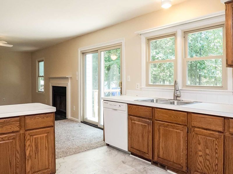 11 Lark Cir, Chapel Hill, NC 27517