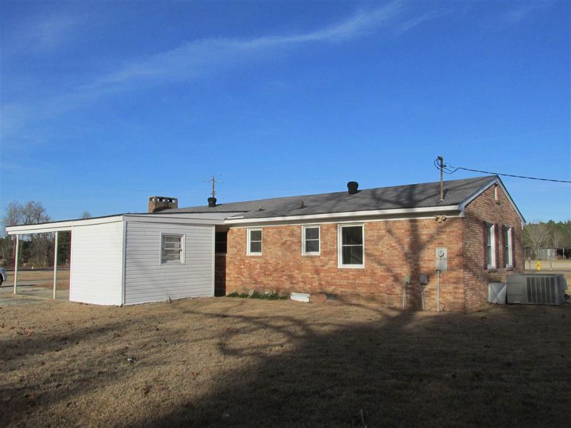 11 Lee Butler Ln, Dunn, NC 28334