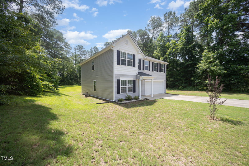 11 Mamie Ferguson Dr, Lillington, NC 27546