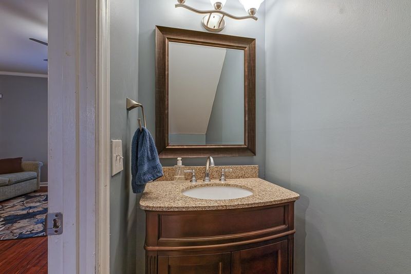 11 Moorefield Ct, Durham, NC 27705