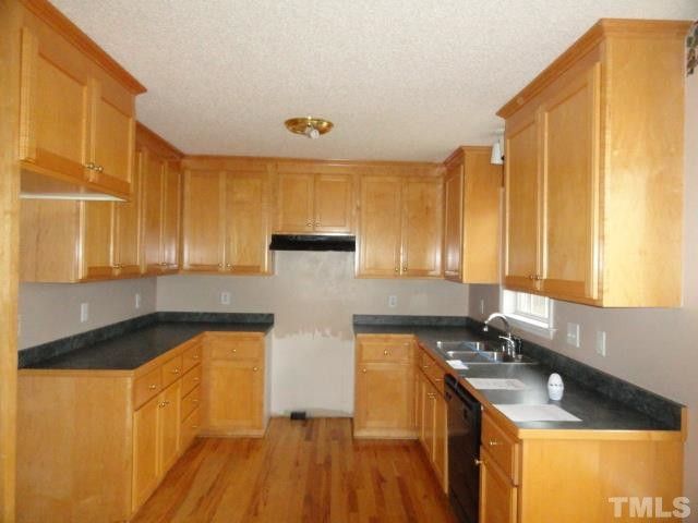 11 Oxford Ct, Clayton, NC 27520