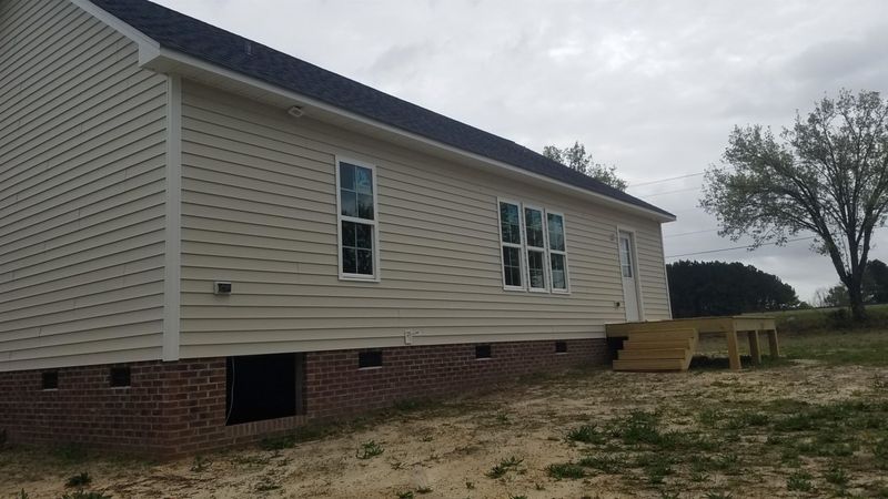 11 N Poole St, Coats, NC 27521