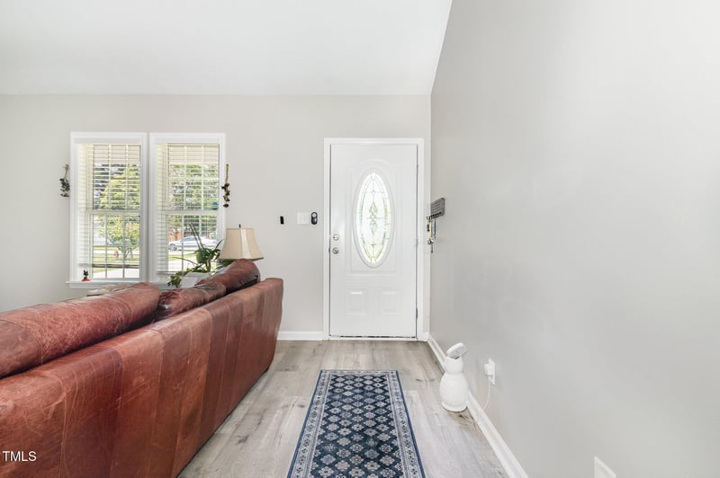 11 Sherman Rd, Fuquay Varina, NC 27526