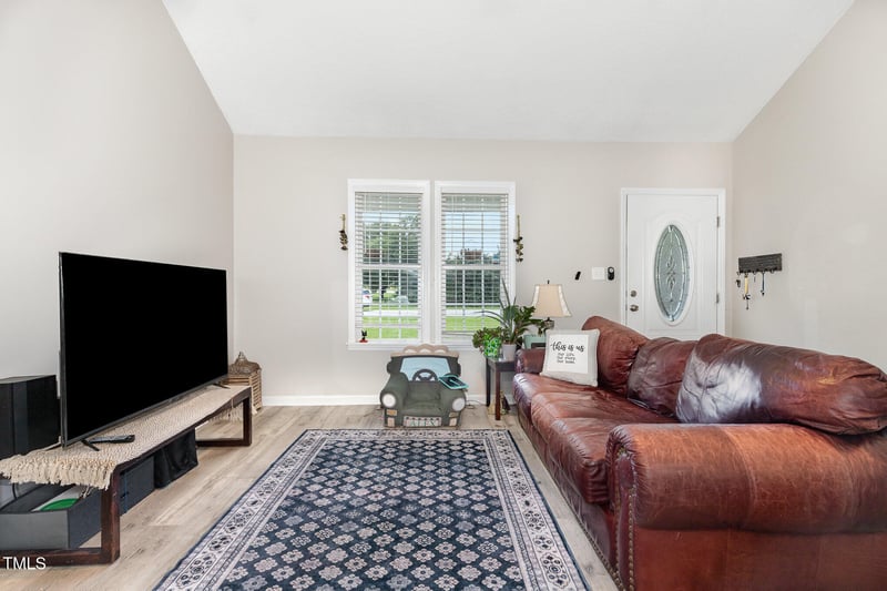 11 Sherman Rd, Fuquay Varina, NC 27526