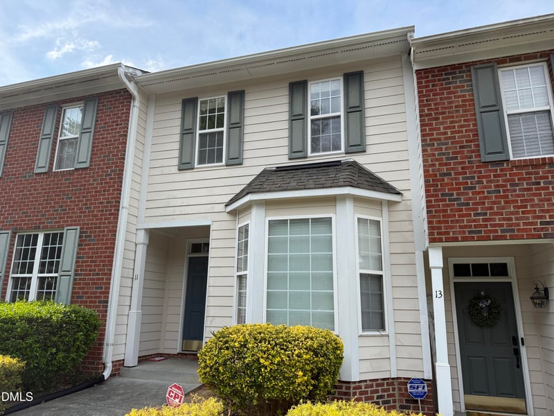 11 Signet Dr, Durham, NC 27704