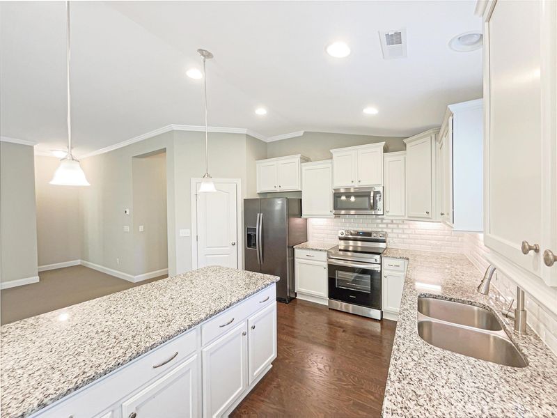 11 Spivey Ct, Clayton, NC 27527