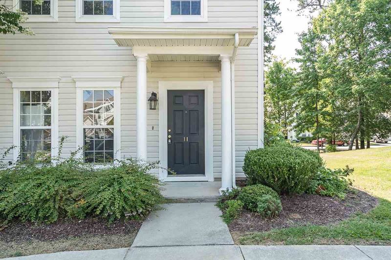 11 Suncrest Ct, Durham, NC 27703