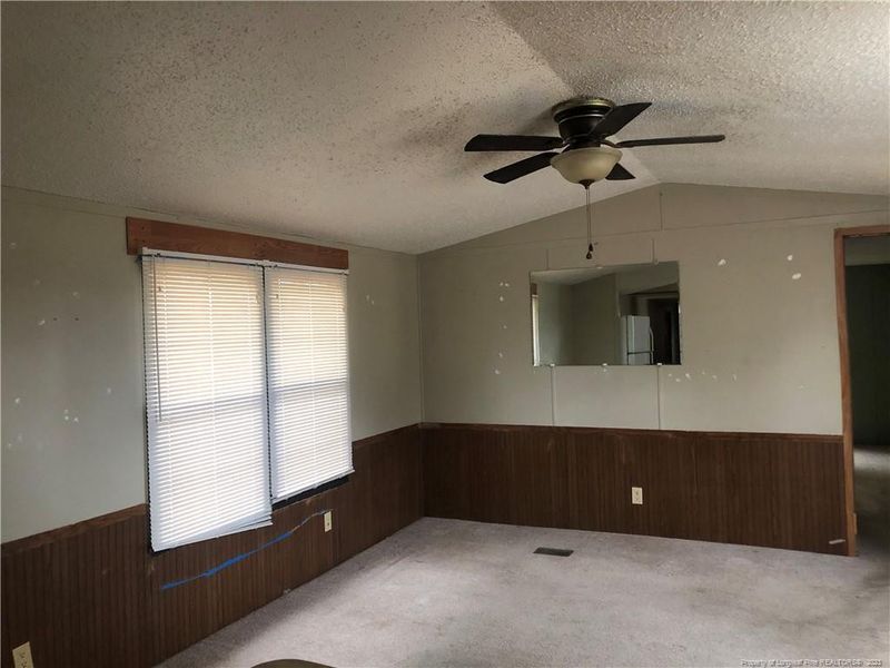 11 Underwood Dr, Sanford, NC 27332