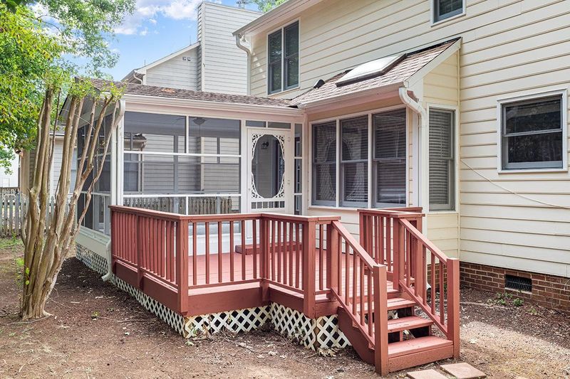 11 Warbler Ln, Durham, NC 27712