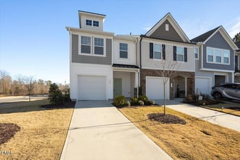 11 Wildflower Cir, Clayton, NC 27520
