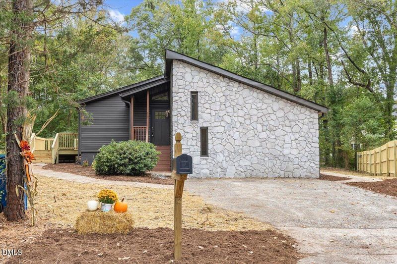 11 Winchester Ct, Durham, NC 27707