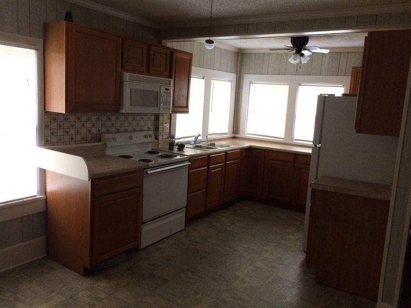 110 2nd St, Erwin, NC 28339