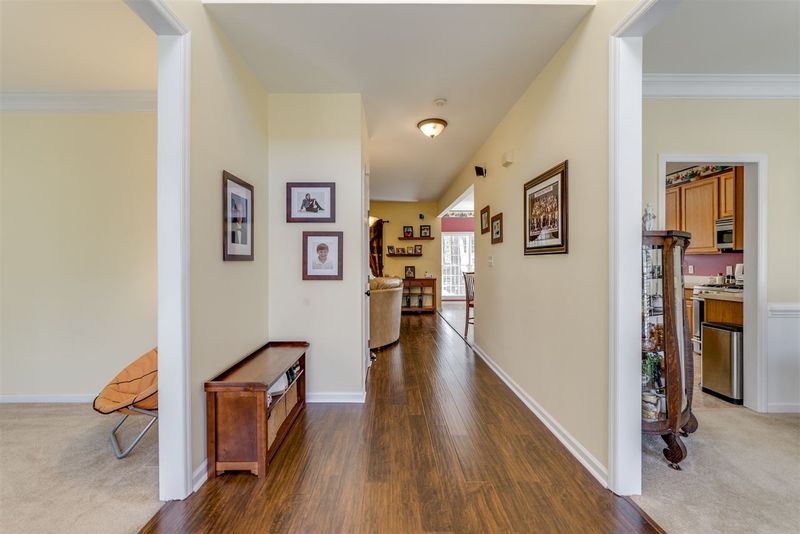 110 Arbordale Ct, Cary, NC 27518