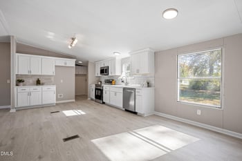 110 Autumn Winds Dr, Goldsboro, NC 27530