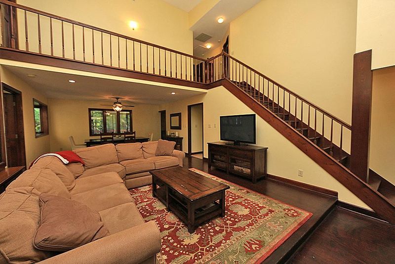 110 Baskerville Cir, Chapel Hill, NC 27517