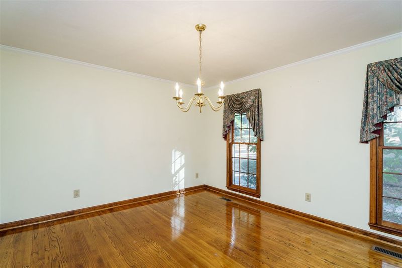 110 Bourke Pl, Cary, NC 27511