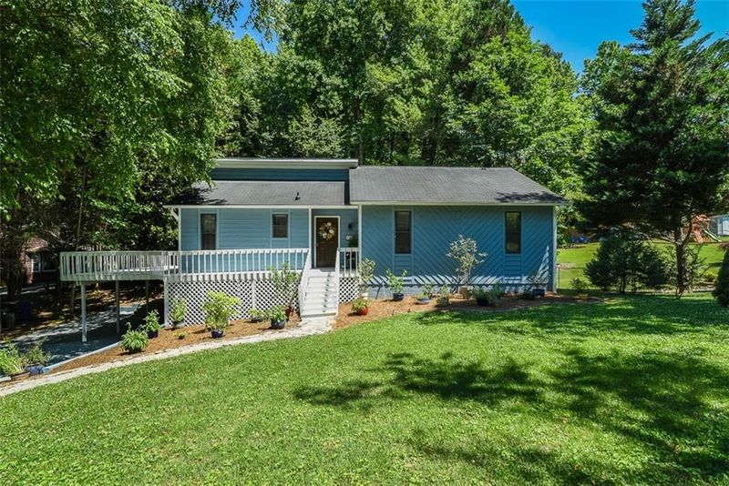 110 Briarcliff Dr, Mebane, NC 27302