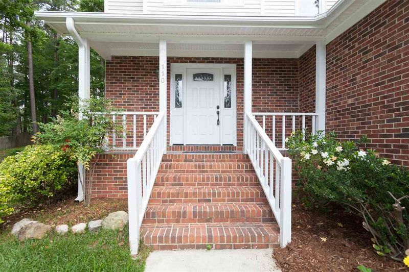 110 Brook Hollow Ct, Cary, NC 27513