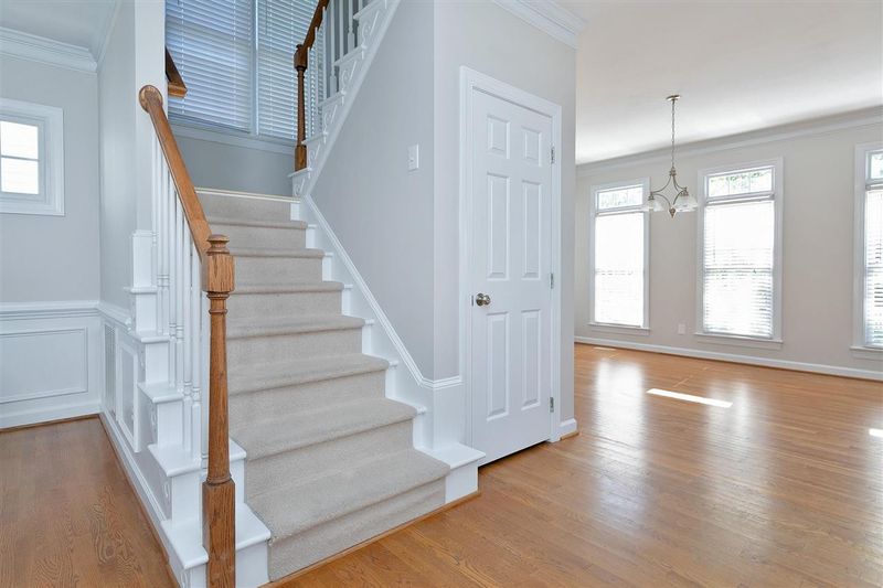110 Carpenter Town Ln, Cary, NC 27513