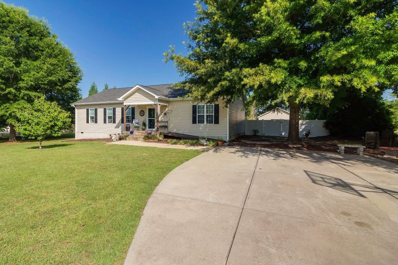 110 Circle G Ln, Willow Springs, NC 27592