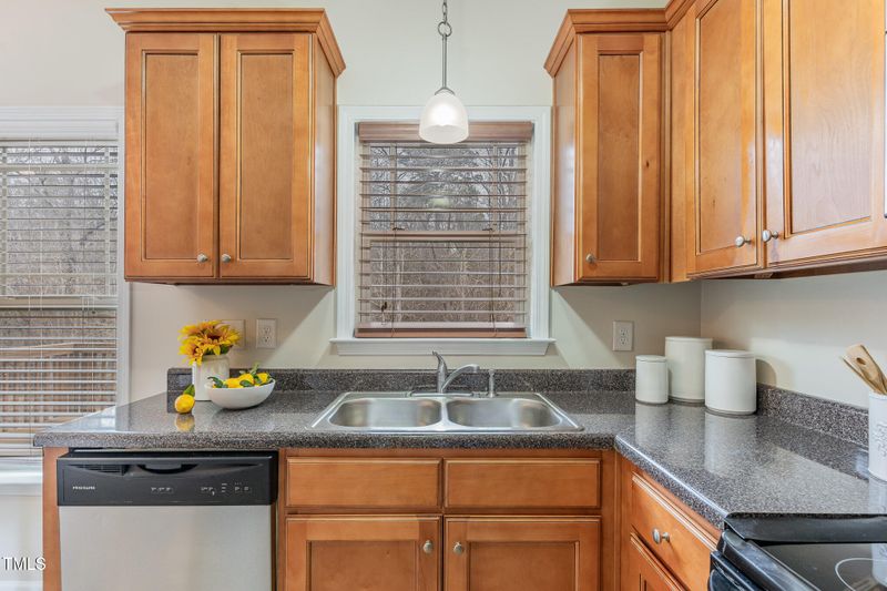 110 Citrine Ct, Knightdale, NC 27545