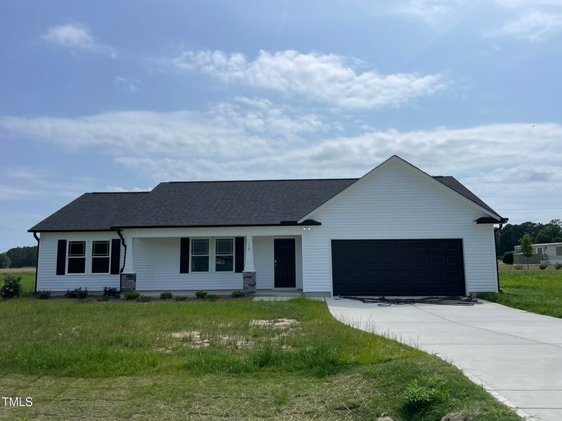 110 Coharie Dr, Lillington, NC 27546