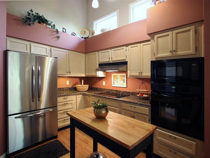110 Crestpoint Ct, Cary, NC 27513