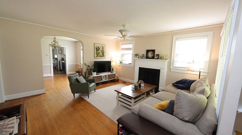 110 Dixie Trl, Raleigh, NC 27607