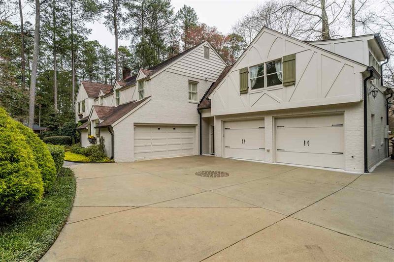 110 Duncansby Ct, Cary, NC 27511