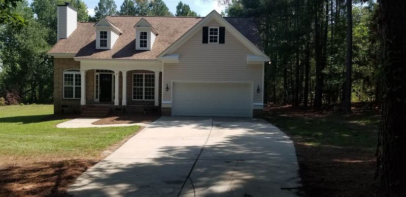 110 Exeter Dr, Zebulon, NC 27597