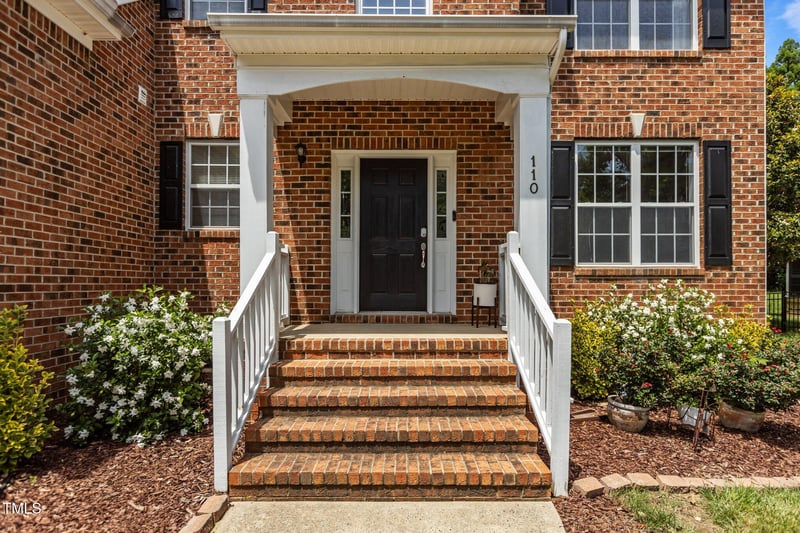 110 Fairchild Downs Pl, Cary, NC 27518