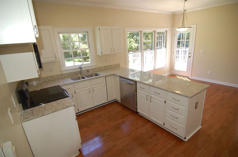 110 Fairfax Ln, Cary, NC 27513