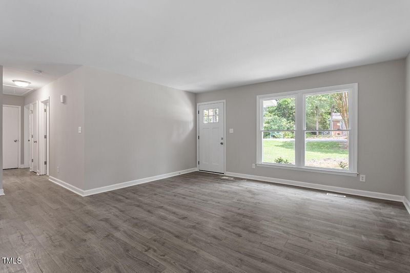 110 E Franklin St, Zebulon, NC 27597