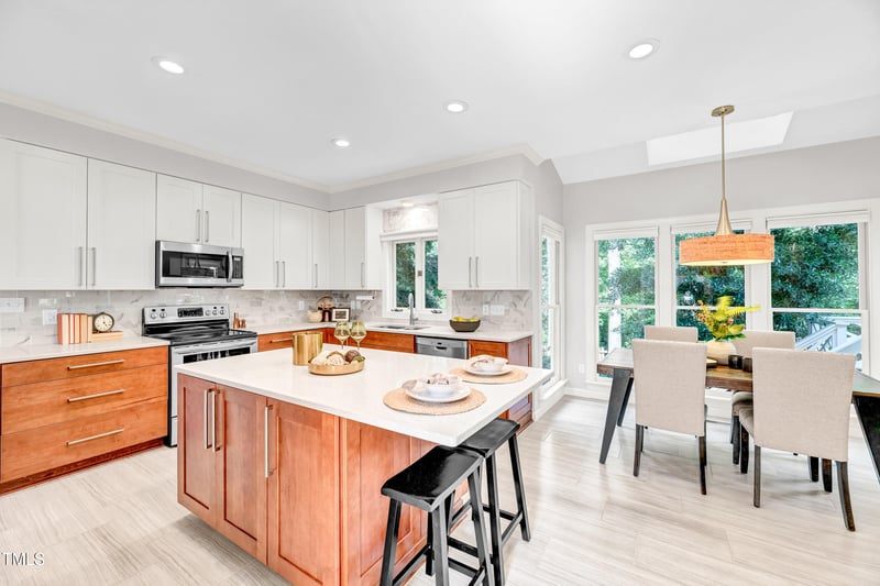 110 Glenrose Ln, Cary, NC 27518