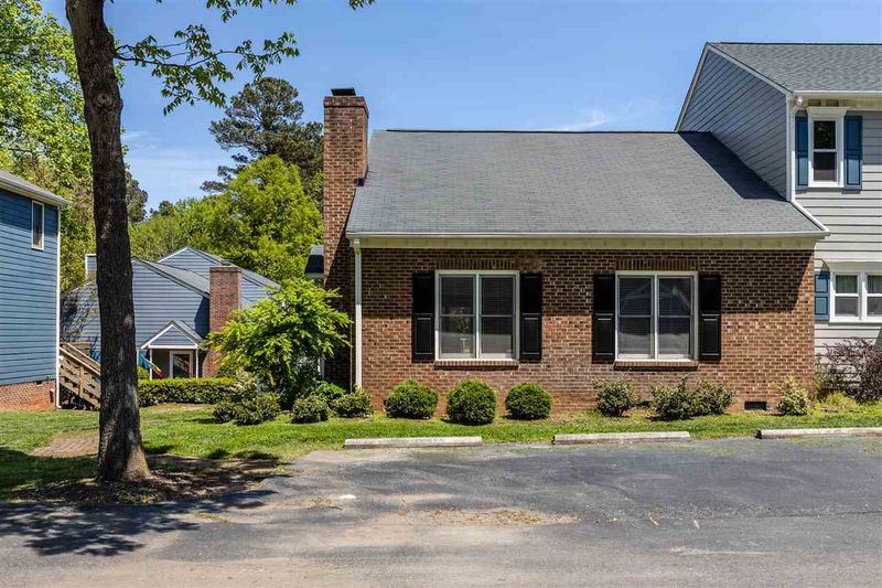 110 Granby Ct, Cary, NC 27511
