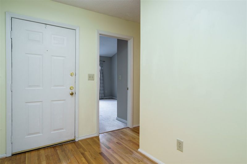 110 Hollow Oak Dr, Durham, NC 27713