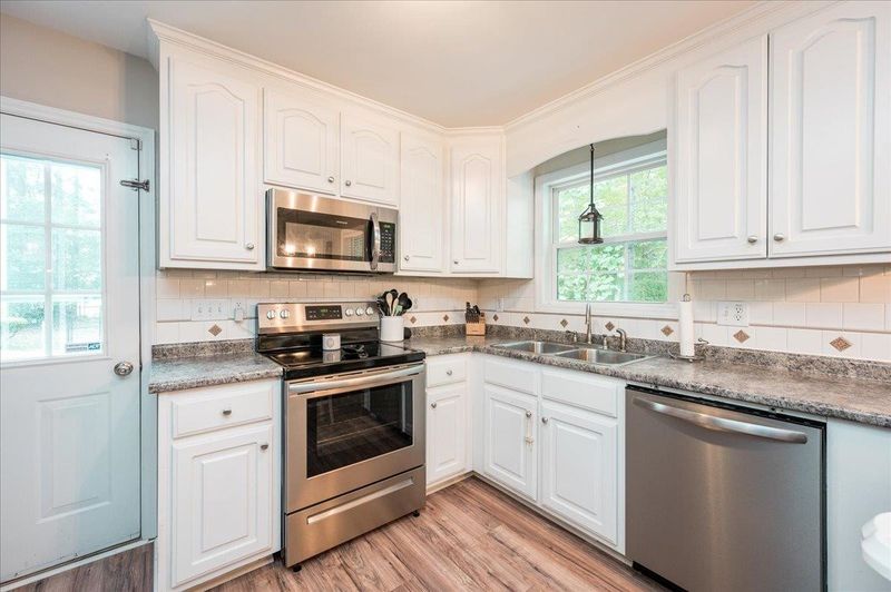110 Holly Point Pl, Clayton, NC 27520